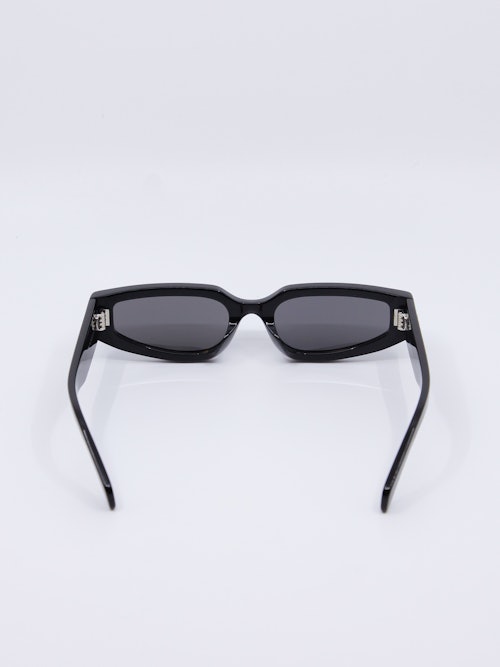 Smal 90s inspirert solbrille i svart