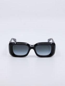 Svart, rektangulær solbrille emd blå graderte solbrilleglass