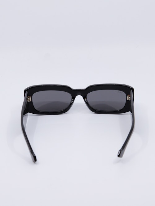 Smal, rektangulær solbrille i svart