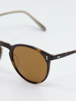 Rund og brun solbrille, med brune glass