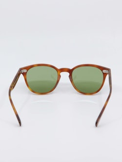 Solbrille i havana ramme og med grønne glass