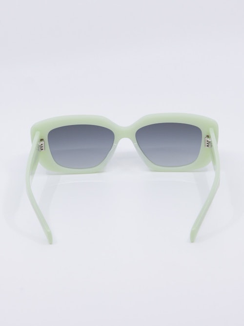 Solbrille i dus farge med grå, graderte solbrilleglass