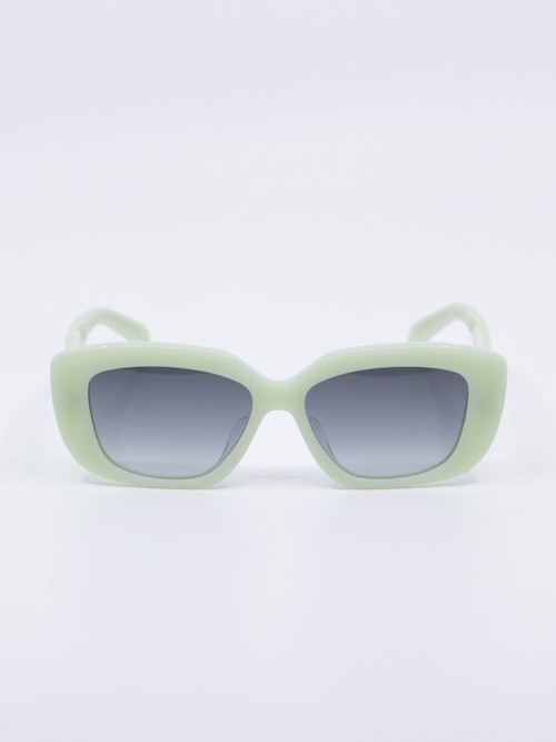 Solbrille i dus farge med grå, graderte solbrilleglass