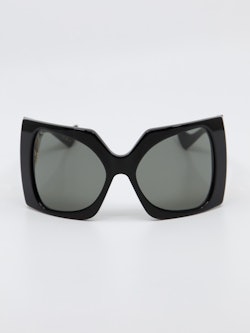 Oversized solbrille i svart med store solbrilleglass