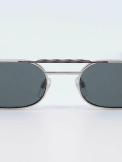 Metallsolbrille i sølv med neseputer og dobbel nesebro