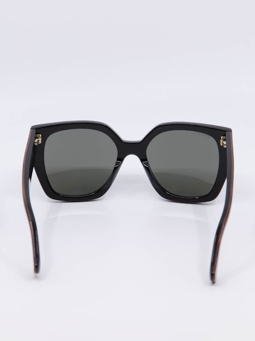 Oversized solbrille i svart med grå brilleglass