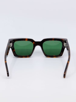 Solbrille i havana med grønne glass