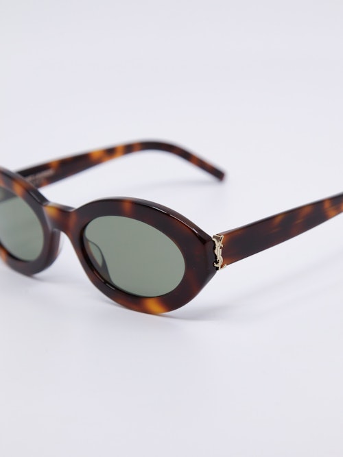 Oval solbrille i brun