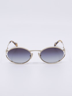 Metallsolbrille i gull med graderte blå solbrilleglass