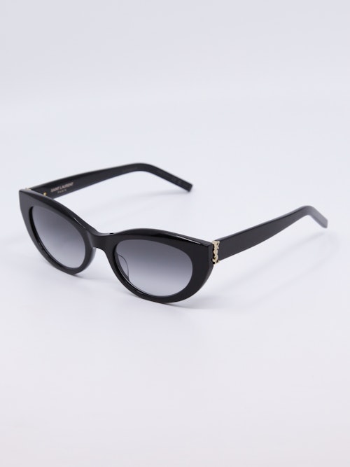Svart cateye solbrille med graderte solbrilleglass
