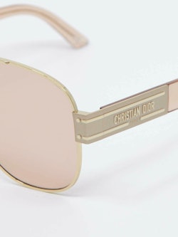 Detaljebilde av solbrille fra Dior, modellnummer Signature A3U