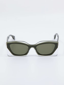 Solbrille i farge grønn fra Fendi