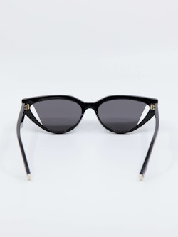 Solbrille fra Fendi FE40009i