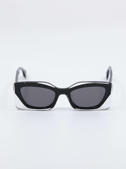 Bilde av solbrille fra Fendi modellnummer FE40034u