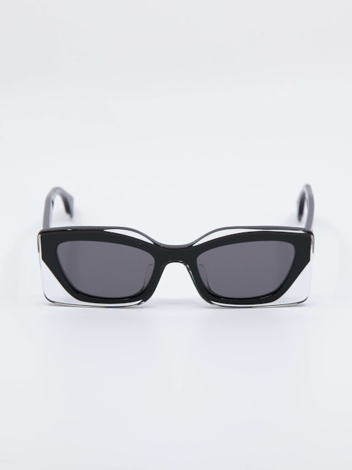 Bilde av solbrille fra Fendi modellnummer FE40034u