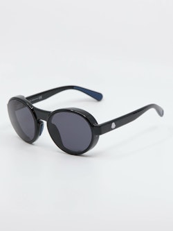 Bilde av solbrillen ML0205 i farge sort fra Moncler