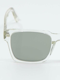 Nærbilde av solbrille ML0210 fra Moncler