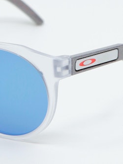 Detaljebilde av solbrille fra Oakley Unity Collection