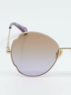 Detaljebilde av solbrille fra Chloe til barn