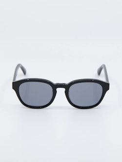 Bilde av solbrille Elise fra Holzweiler