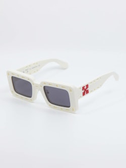 Bilde av solbrille Atlantic i farge hvit fra Off-White