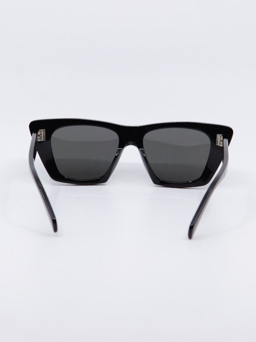 Klassisk CELINE solbrille med cateye i sort, bilde bakfra