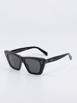 Klassisk CELINE solbrille med cateye i sort, bilde fra siden