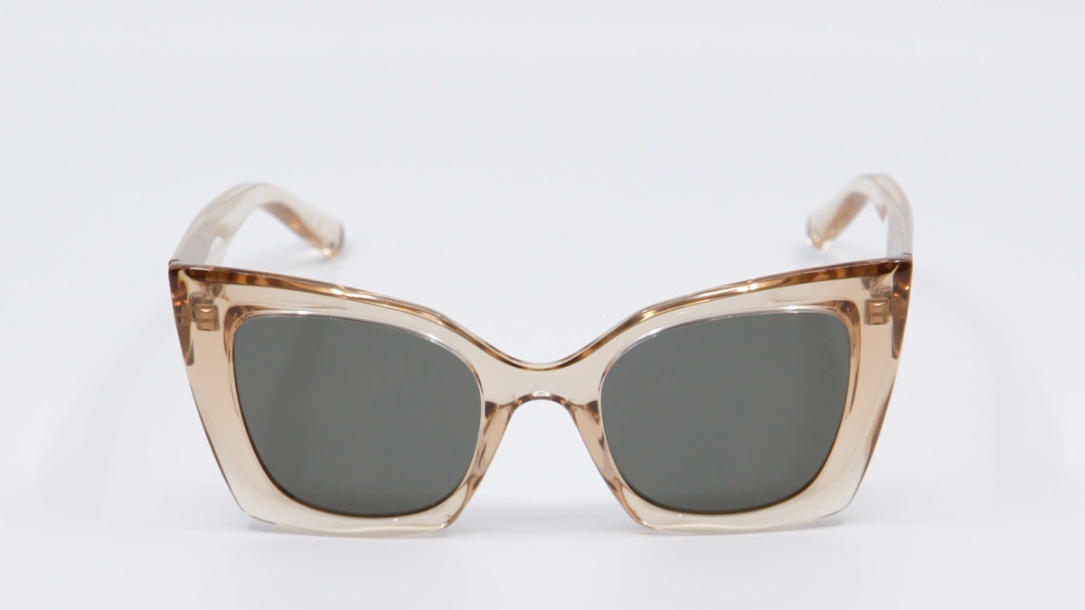 fatning Forklaring Udvidelse Cateye solbrille fra Saint Laurent i grå/beige – Krogh Optikk