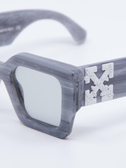 Nærbilde av solbrille Catalina