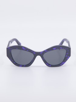 Bilde av solbrille fra Prada i lilla fargetoner
