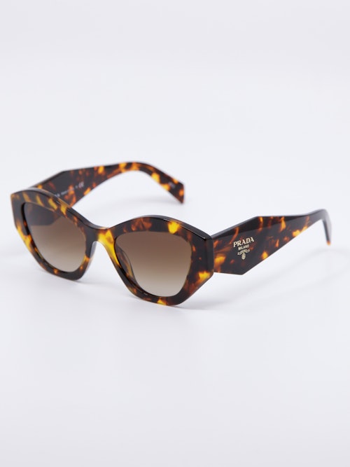 Bilde av solbrille fra Prada, modellnummer 07YS i farge havana
