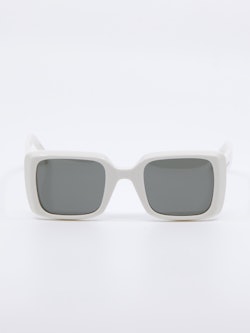 Bilde av hvit solbrille fra Saint Laurent