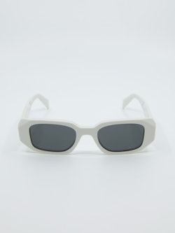 Bilde av solbrille fra Prada med modellnummer PR17WS