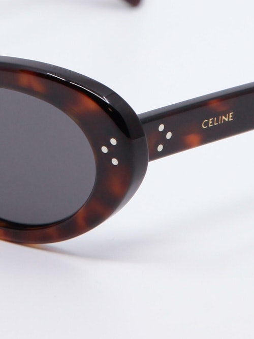 Nærbilde av solbrille fra Celine