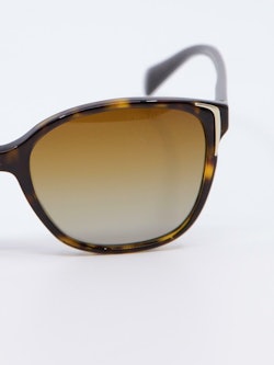 Bilde av solbrille fra Prada modell PR01OS
