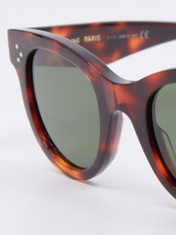 Nærbilde av solbrille CL4003IN