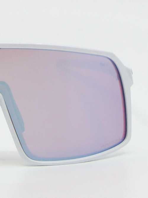 Nærbilde av solbrillen Sutro farge 22 fra Oakley