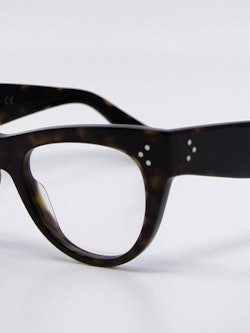 Nærbilde av cateye-brille fra Celine