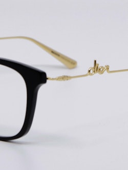 Nærbilde av brille Diorsignature